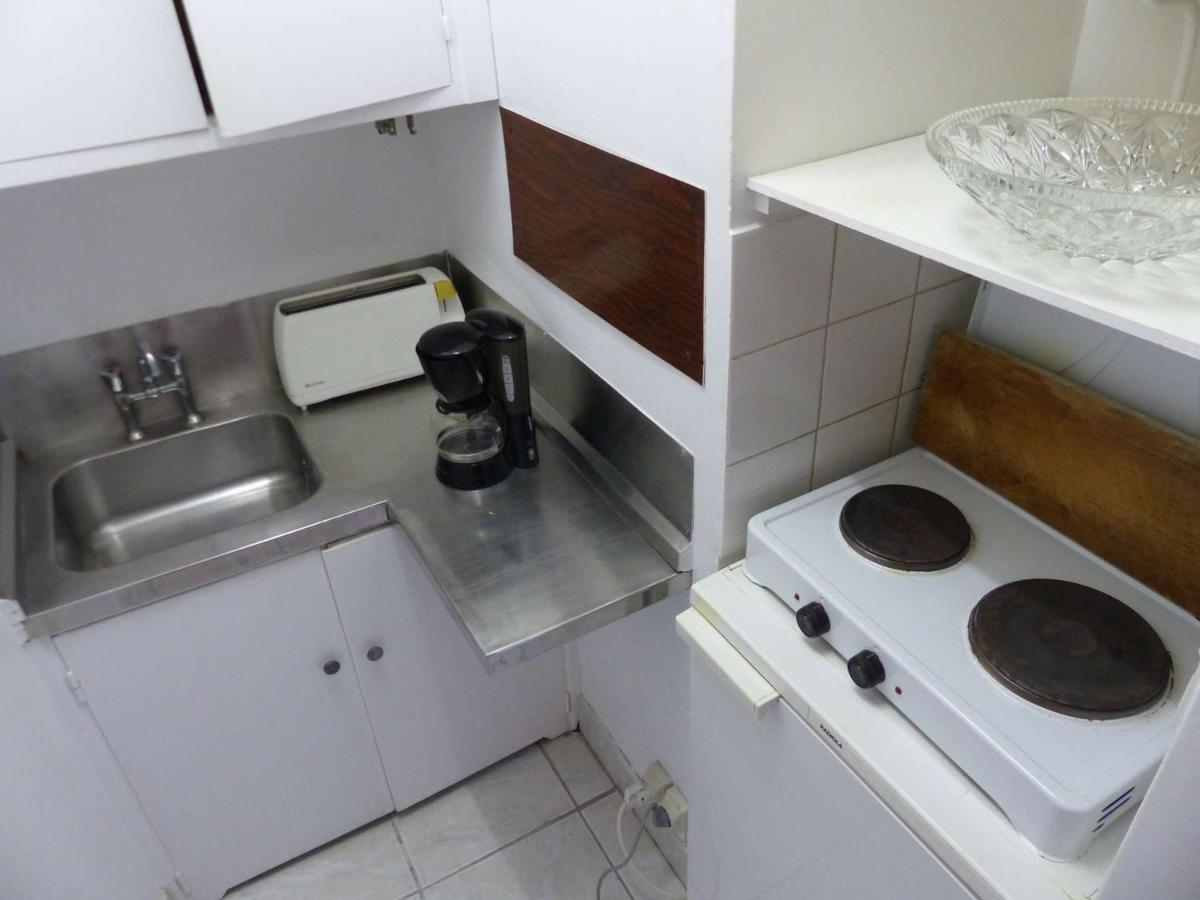 Studio Cosy Avec Tv Et Cuisine Equipee, Bord De Mer Le Lavandou - Fr-1-308-34 Экстерьер фото