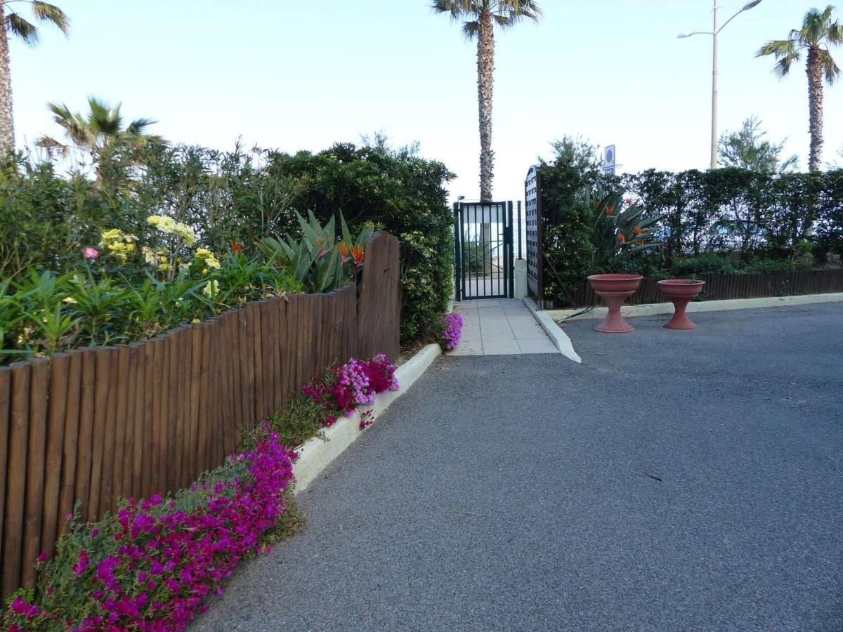 Studio Cosy Avec Tv Et Cuisine Equipee, Bord De Mer Le Lavandou - Fr-1-308-34 Экстерьер фото